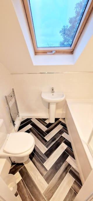9 Guest 7 Beds Lovely House In Rossendale * Newchurch (Lancashire)